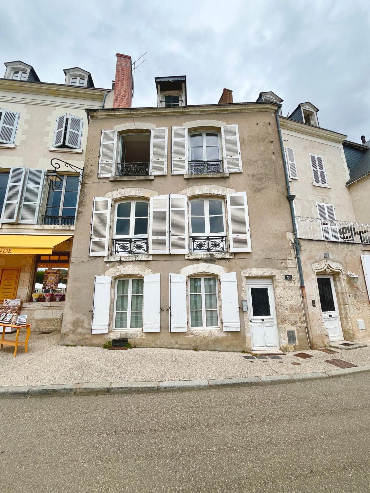 La Place Du Chateau - Vue Exceptionnelle Sur Le Chateau De Blois Exterior photo